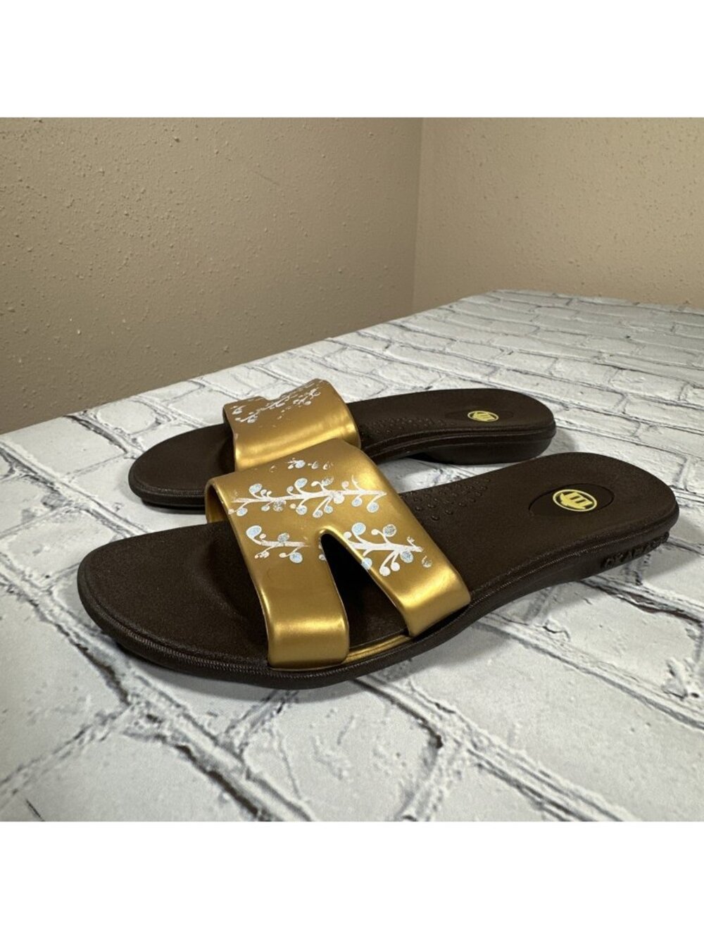 OKABASHI Women’s Gold Brown Slides Size Medium Slip On Sandals US Sz 6.5-7.5